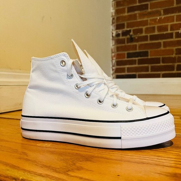 NEW Converse Chuck Taylor All Star Lift Women’s Platform Sneaker - Picture 2 of 16